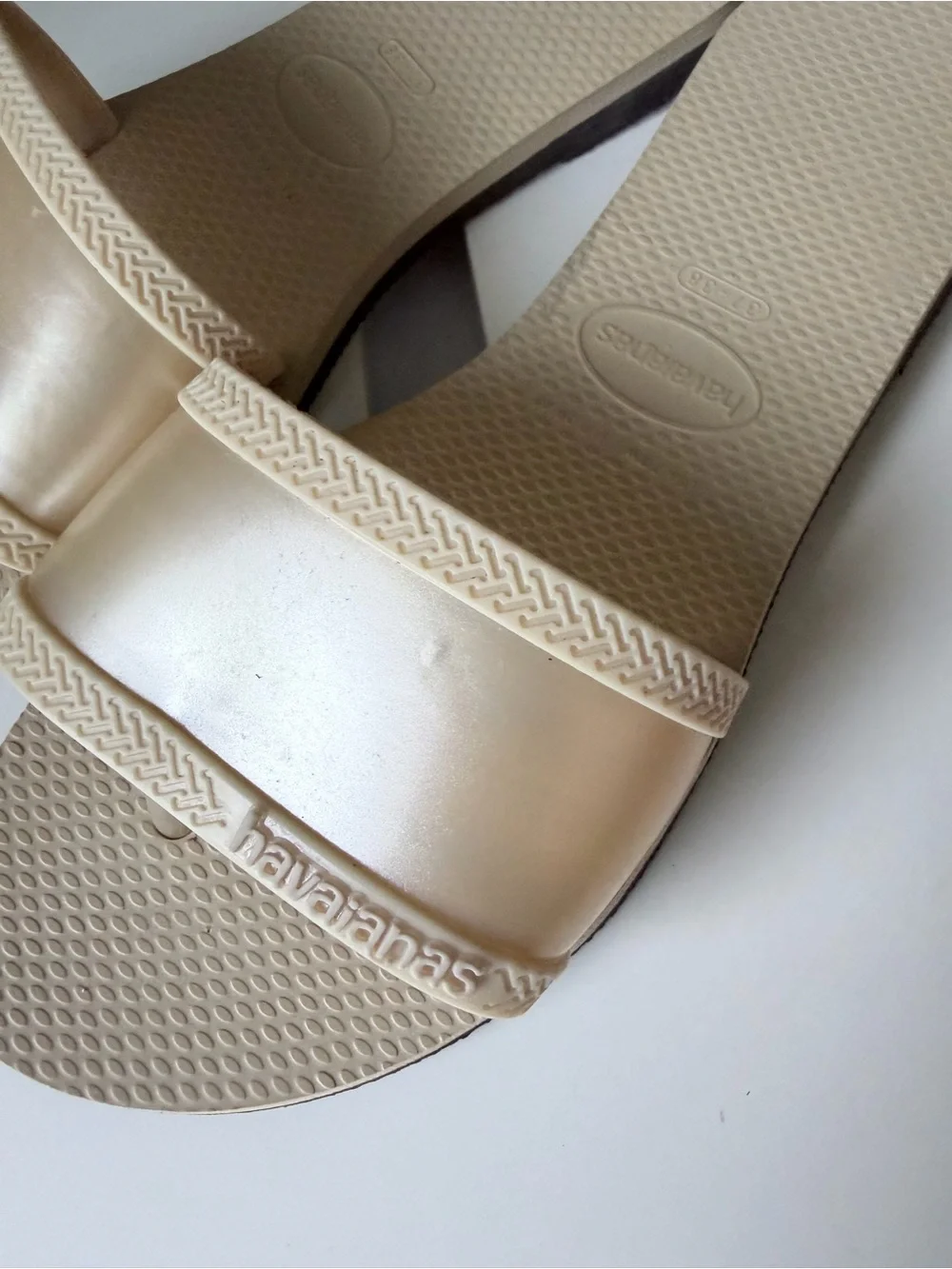 Havaianas Slide Sandals Metallic Champagne Beige Women’s US 7/8 EU 39/40 NWOT